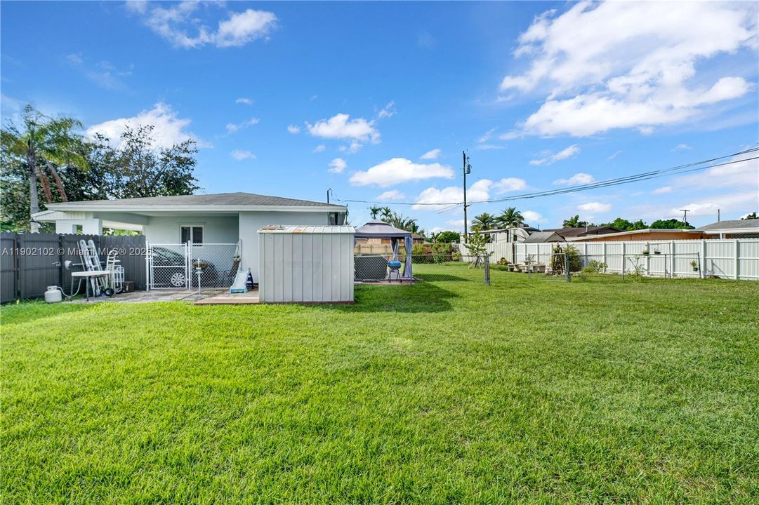 Recently Sold: $629,900 (3 beds, 2 baths, 1199 Square Feet)