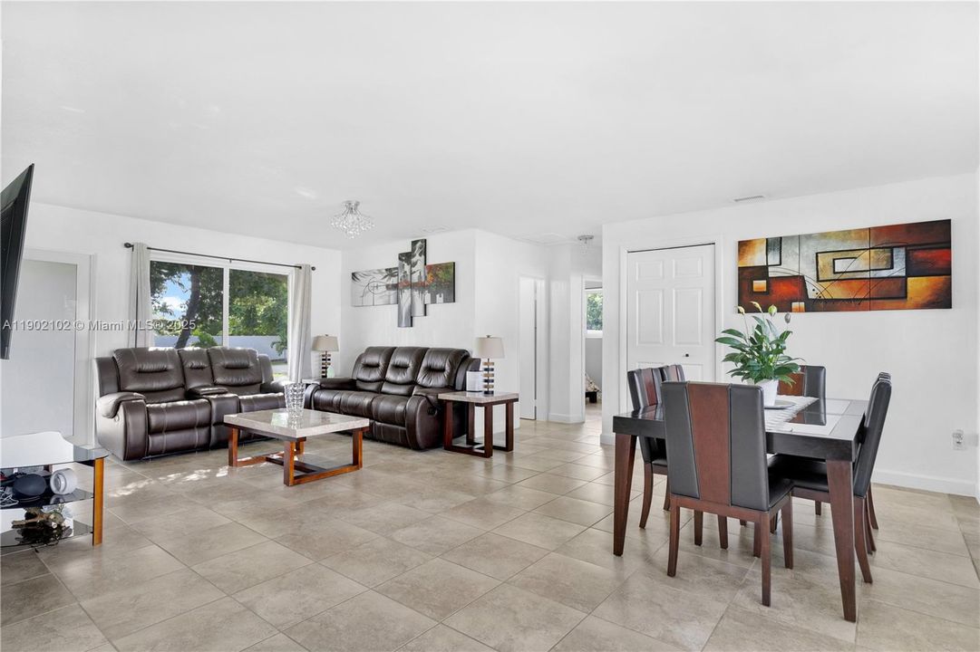 Recently Sold: $629,900 (3 beds, 2 baths, 1199 Square Feet)