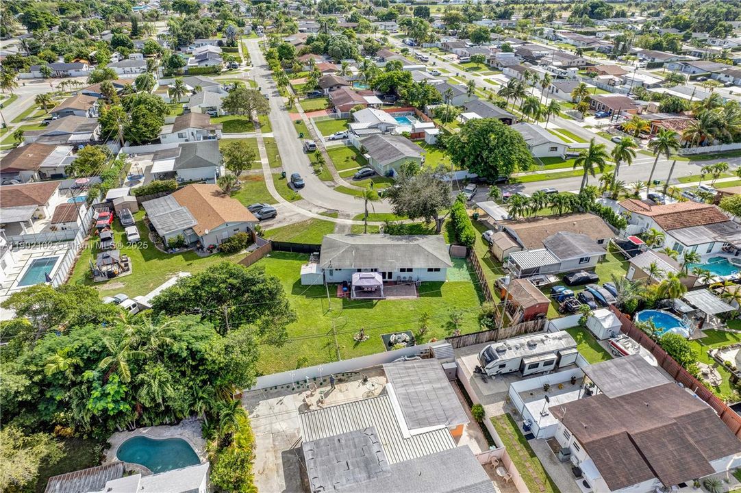 Recently Sold: $629,900 (3 beds, 2 baths, 1199 Square Feet)