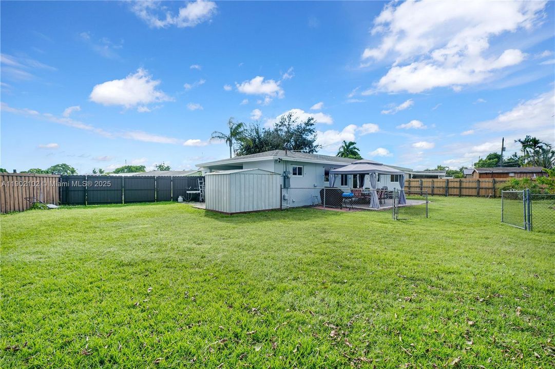 Recently Sold: $629,900 (3 beds, 2 baths, 1199 Square Feet)