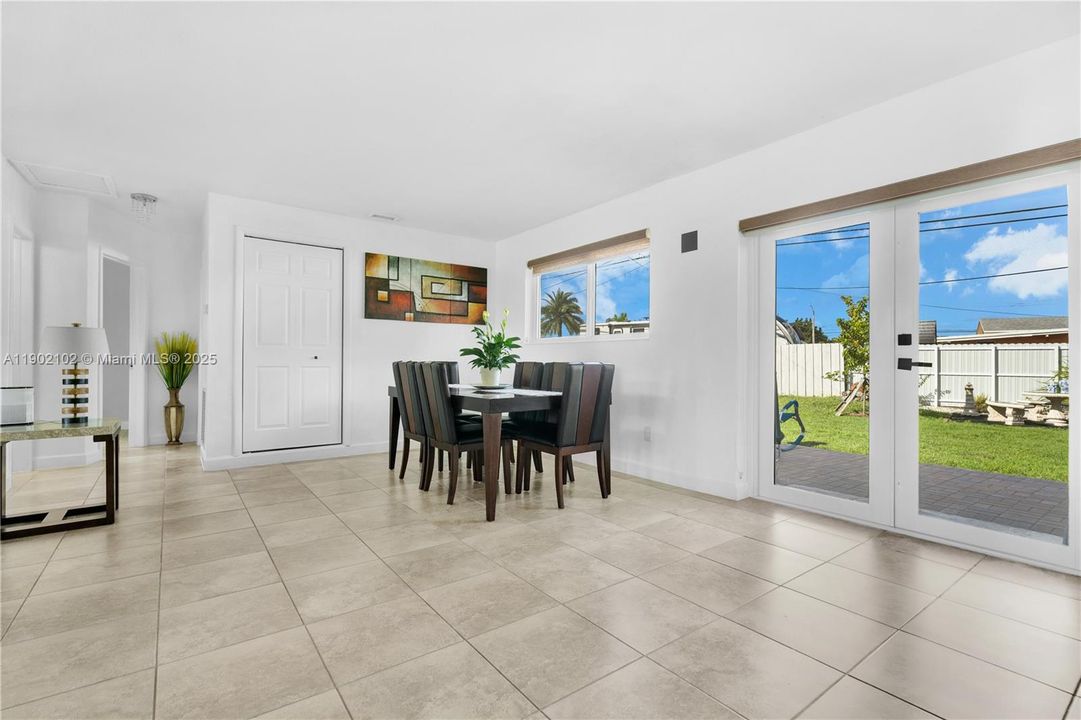 Recently Sold: $629,900 (3 beds, 2 baths, 1199 Square Feet)