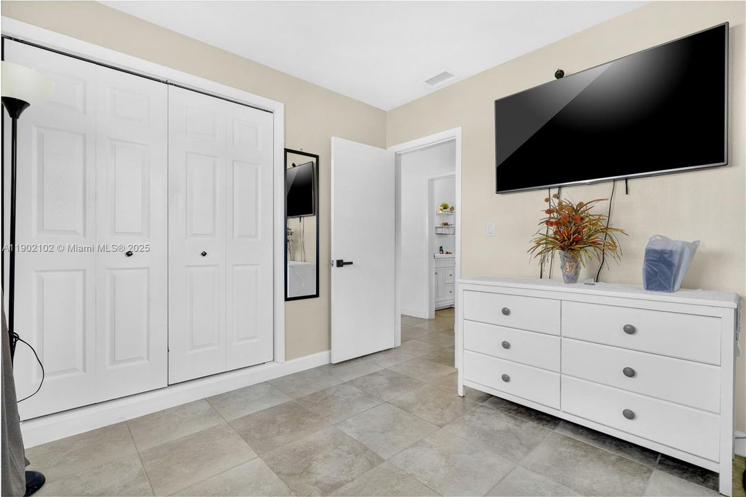 Recently Sold: $629,900 (3 beds, 2 baths, 1199 Square Feet)