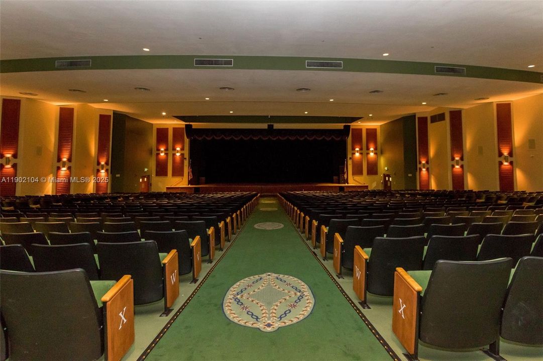 Active With Contract: $135,000 (1 beds, 1 baths, 811 Square Feet)