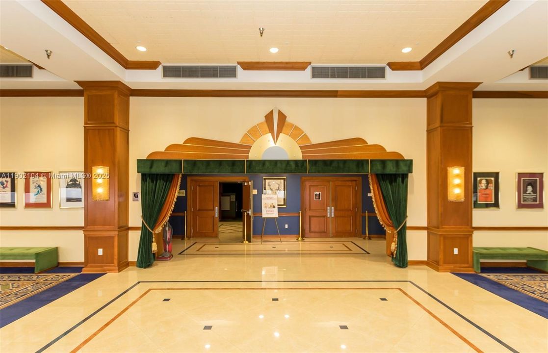 Active With Contract: $135,000 (1 beds, 1 baths, 811 Square Feet)