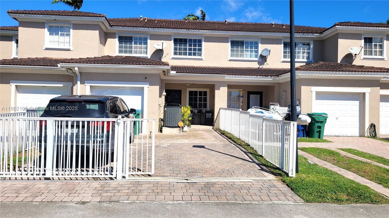 Recently Sold: $369,000 (3 beds, 2 baths, 1580 Square Feet)