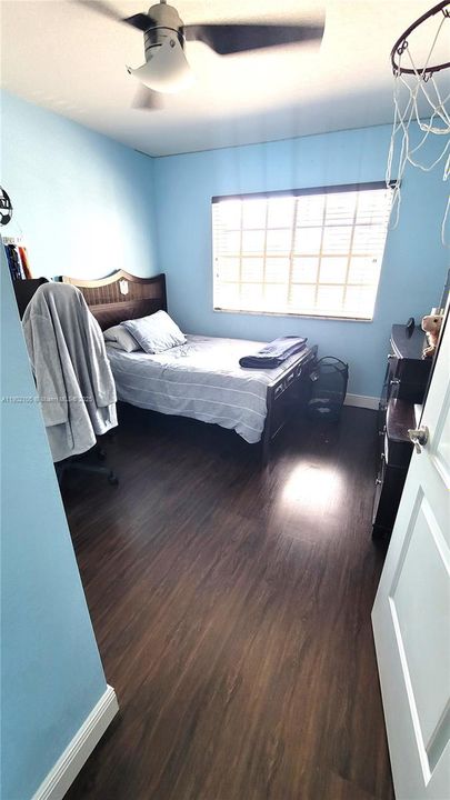 Recently Sold: $369,000 (3 beds, 2 baths, 1580 Square Feet)