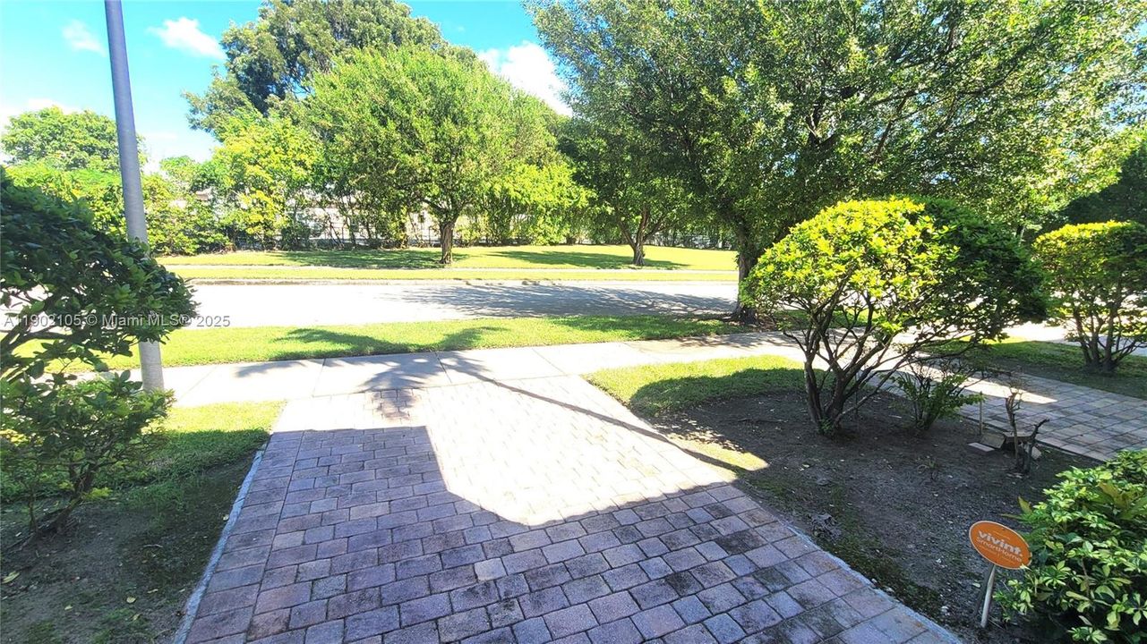 Recently Sold: $369,000 (3 beds, 2 baths, 1580 Square Feet)