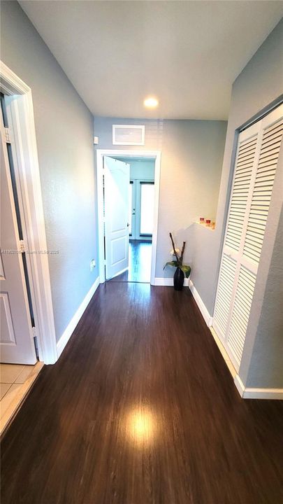 Recently Sold: $369,000 (3 beds, 2 baths, 1580 Square Feet)