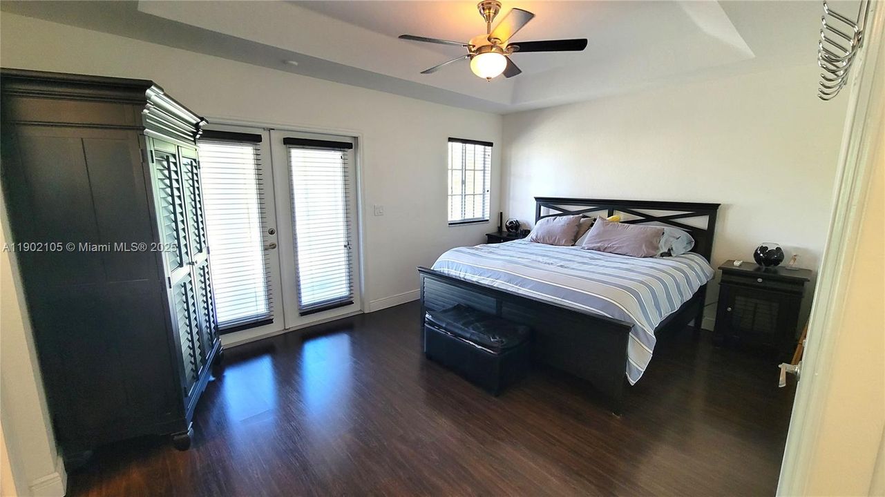 Recently Sold: $369,000 (3 beds, 2 baths, 1580 Square Feet)