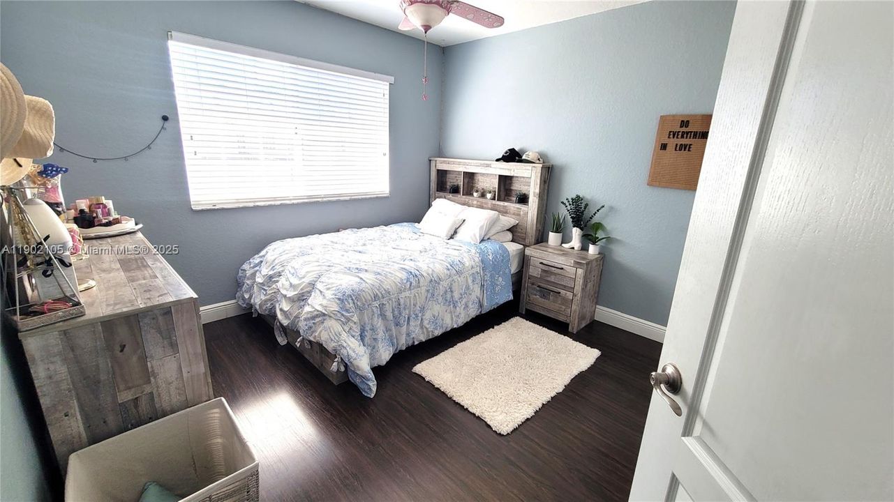 Recently Sold: $369,000 (3 beds, 2 baths, 1580 Square Feet)