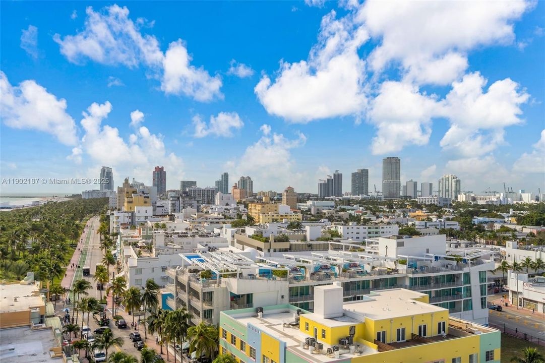 For Sale: $1,250,000 (1 beds, 2 baths, 940 Square Feet)