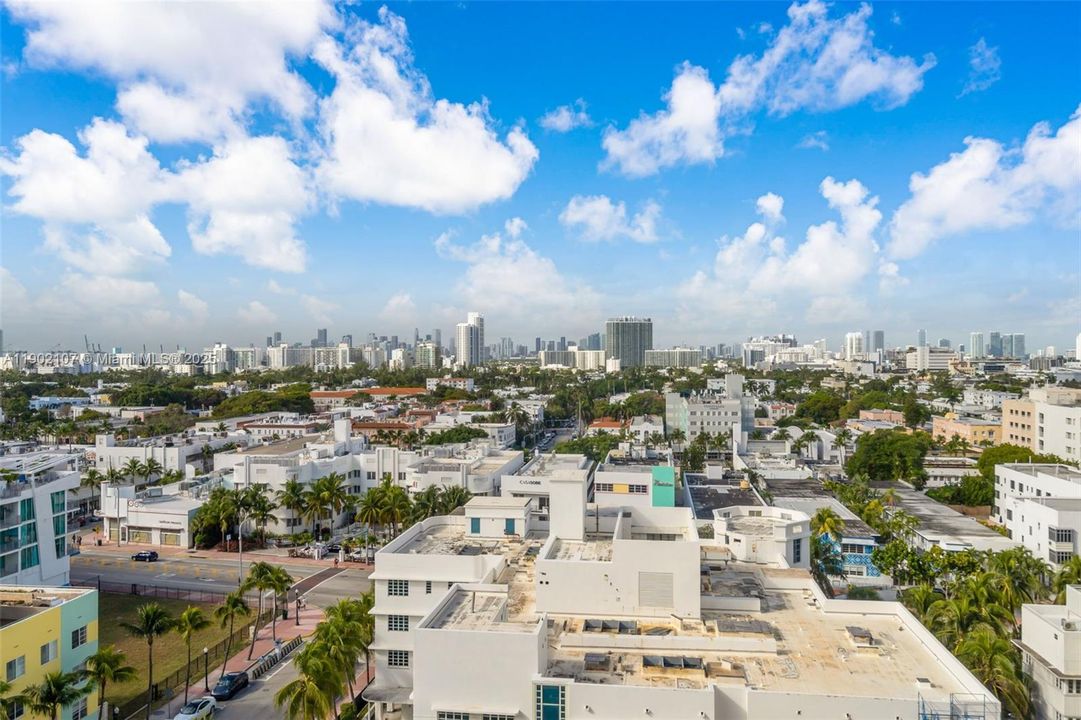 For Sale: $1,250,000 (1 beds, 2 baths, 940 Square Feet)