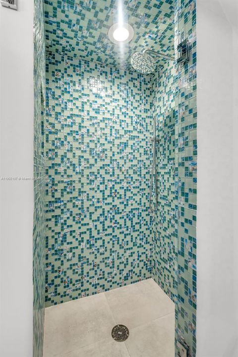 For Sale: $1,250,000 (1 beds, 2 baths, 940 Square Feet)