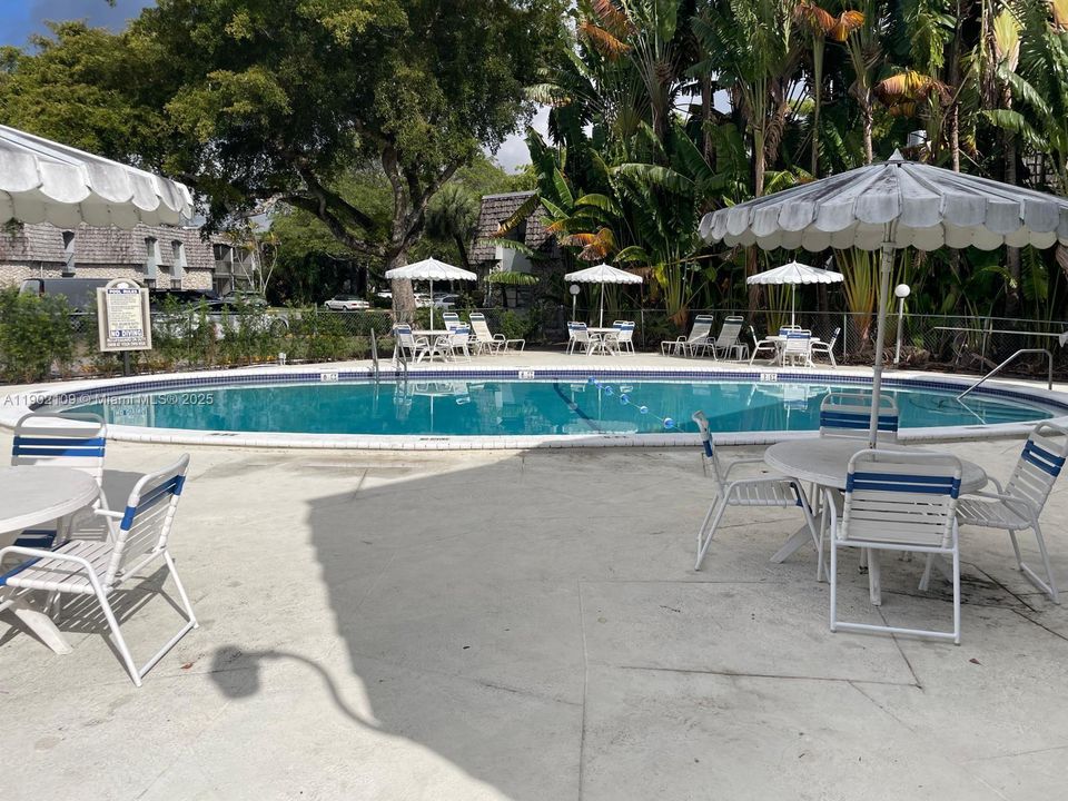 For Rent: $1,550 (1 beds, 1 baths, 760 Square Feet)