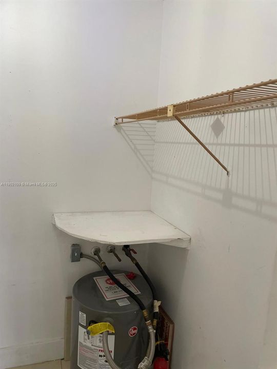 For Rent: $1,550 (1 beds, 1 baths, 760 Square Feet)