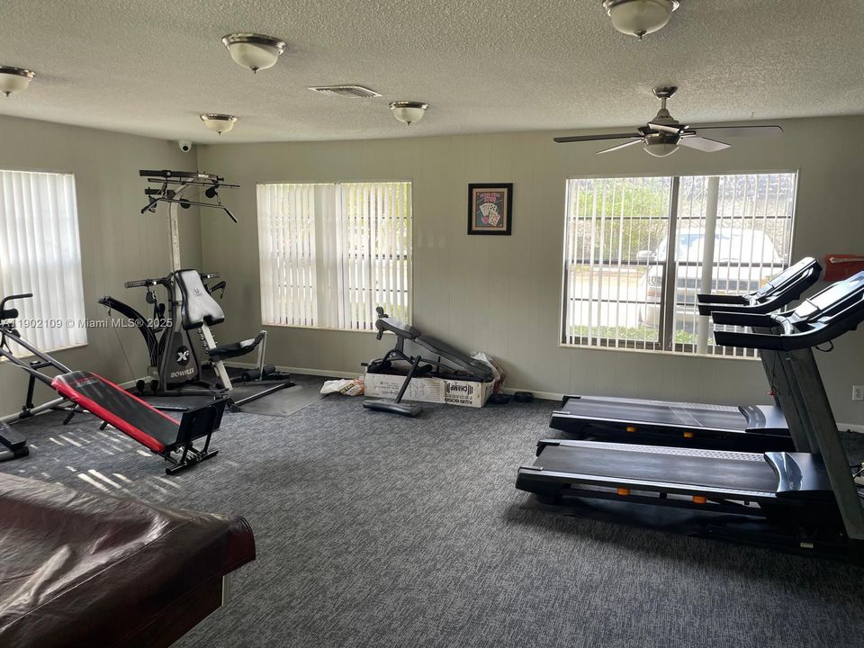 For Rent: $1,550 (1 beds, 1 baths, 760 Square Feet)