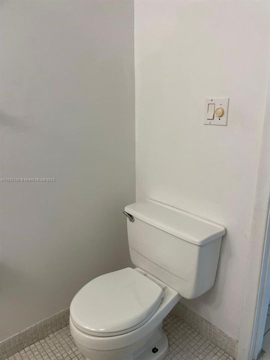 For Rent: $1,550 (1 beds, 1 baths, 760 Square Feet)