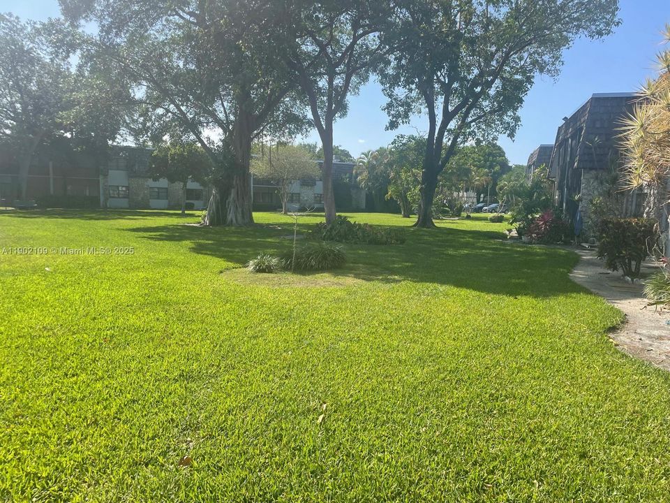 For Rent: $1,550 (1 beds, 1 baths, 760 Square Feet)