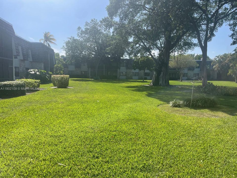 For Rent: $1,550 (1 beds, 1 baths, 760 Square Feet)