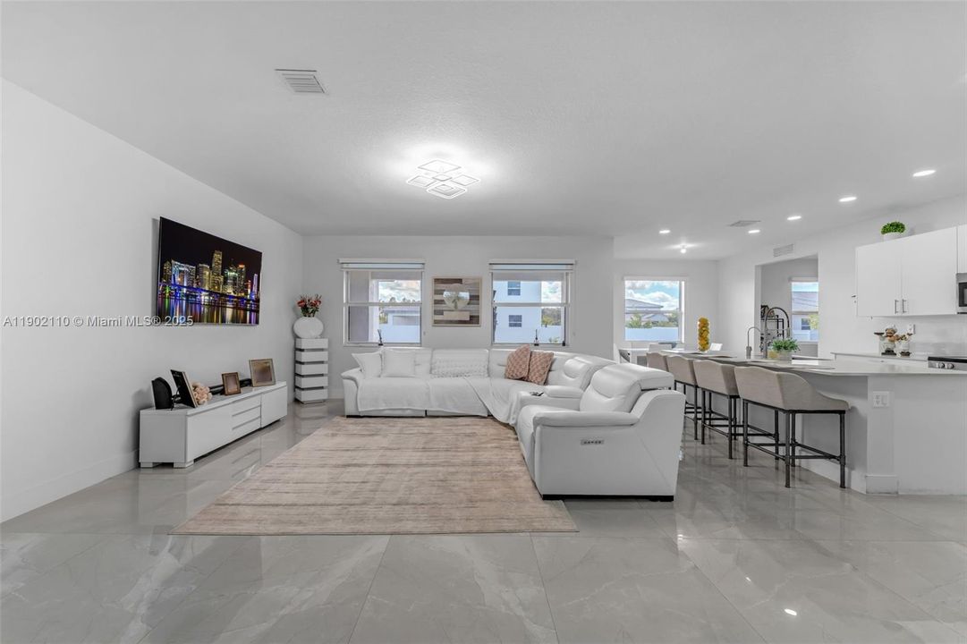 待售: $1,200,000 (4 贝兹, 3 浴室, 2654 平方英尺)