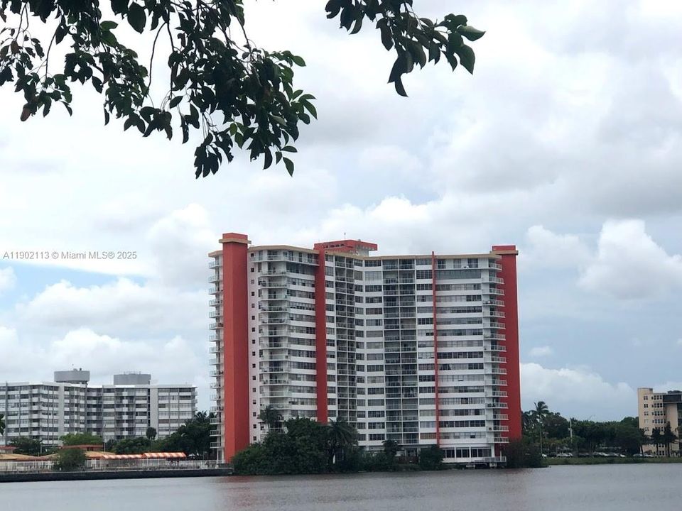 В аренду: $1,800 (1 спален, 1 ванн, 801 Квадратных фут)