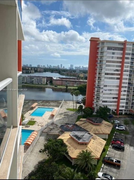 В аренду: $1,800 (1 спален, 1 ванн, 801 Квадратных фут)