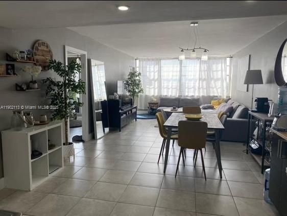 В аренду: $1,800 (1 спален, 1 ванн, 801 Квадратных фут)