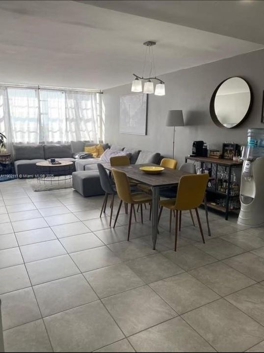 В аренду: $1,800 (1 спален, 1 ванн, 801 Квадратных фут)