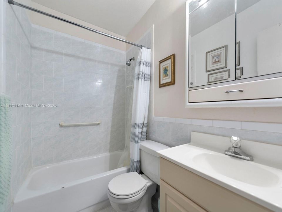 Active With Contract: $540,000 (4 beds, 2 baths, 1423 Square Feet)