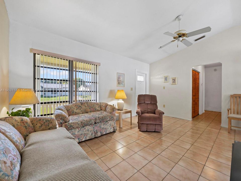 Active With Contract: $540,000 (4 beds, 2 baths, 1423 Square Feet)