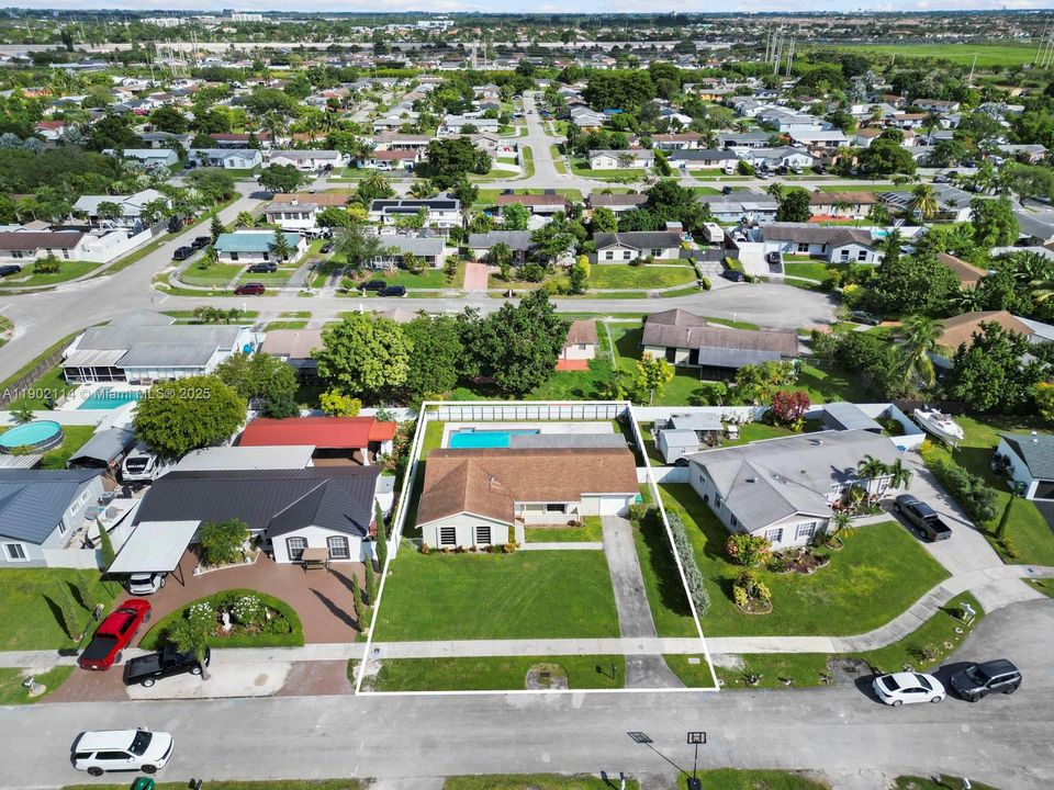 Active With Contract: $540,000 (4 beds, 2 baths, 1423 Square Feet)