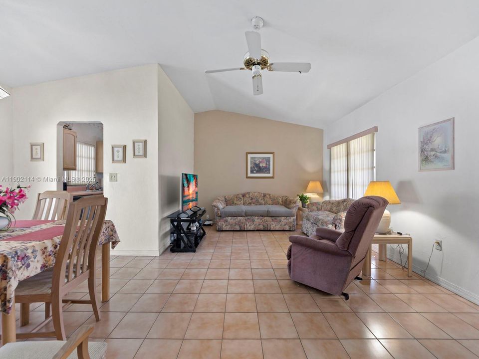 Active With Contract: $540,000 (4 beds, 2 baths, 1423 Square Feet)
