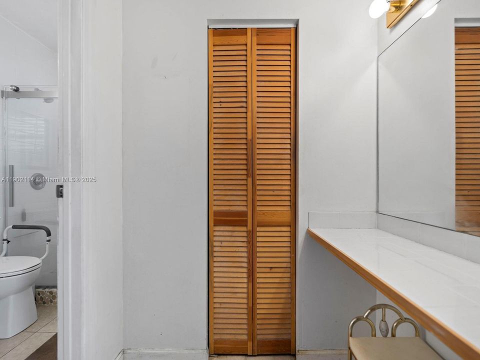 Active With Contract: $540,000 (4 beds, 2 baths, 1423 Square Feet)