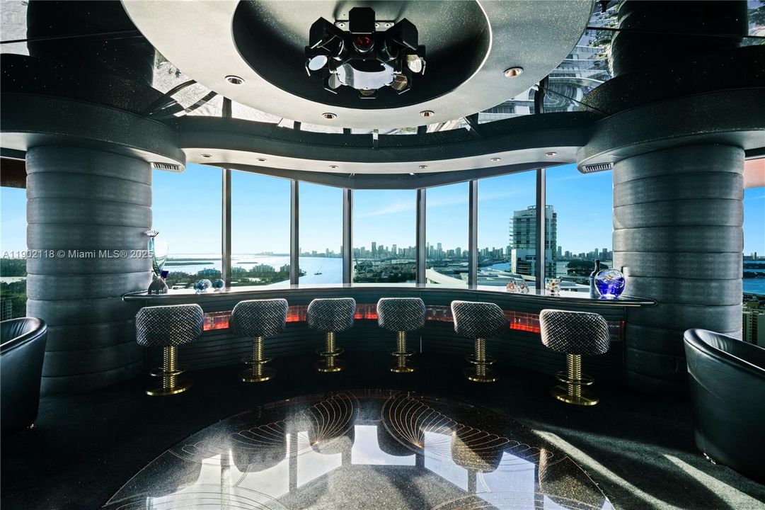 En Venta: $11,250,000 (3 camas, 4 baños, 5450 Pies cuadrados)