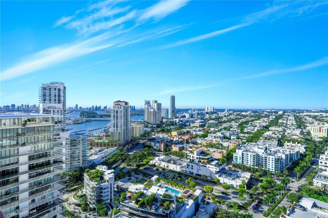 En Venta: $11,250,000 (3 camas, 4 baños, 5450 Pies cuadrados)