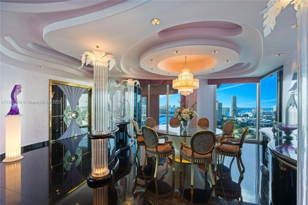 En Venta: $11,250,000 (3 camas, 4 baños, 5450 Pies cuadrados)