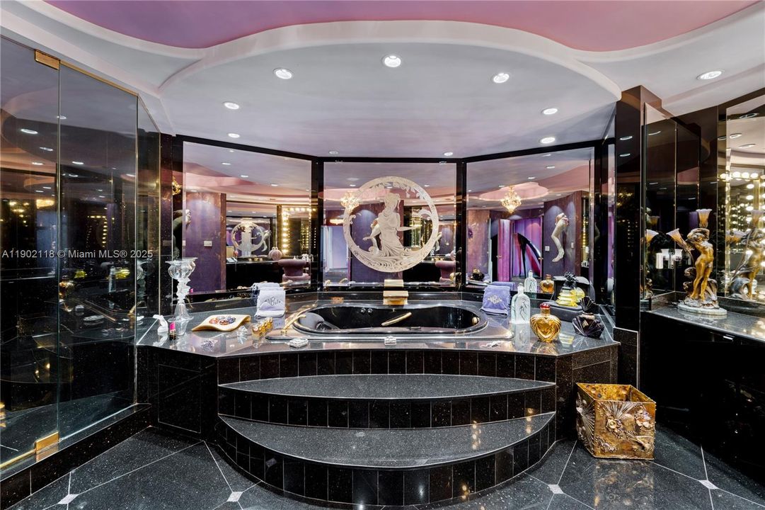 En Venta: $11,250,000 (3 camas, 4 baños, 5450 Pies cuadrados)