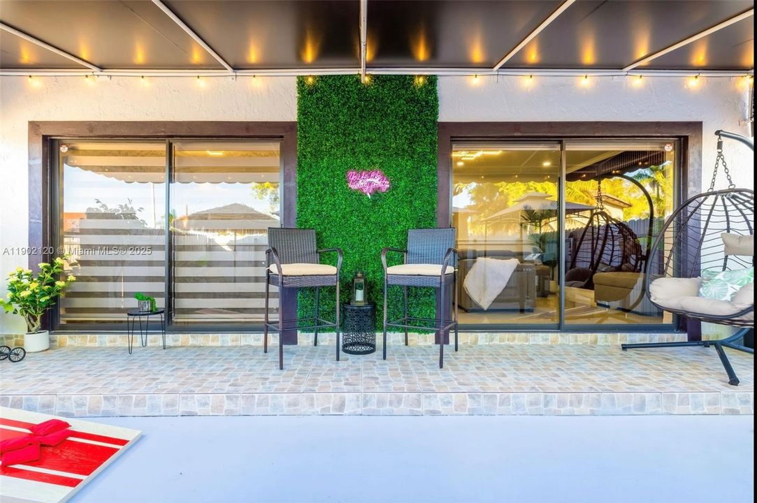 For Sale: $1,100,000 (7 beds, 3 baths, 1665 Square Feet)