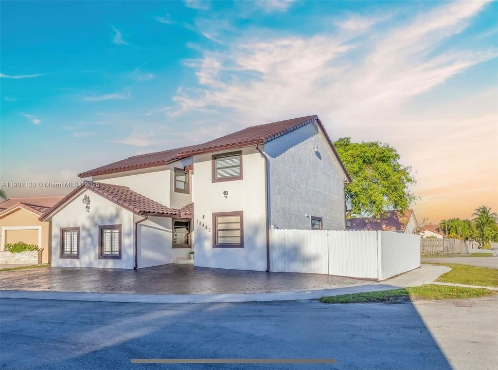 For Sale: $1,100,000 (7 beds, 3 baths, 1665 Square Feet)