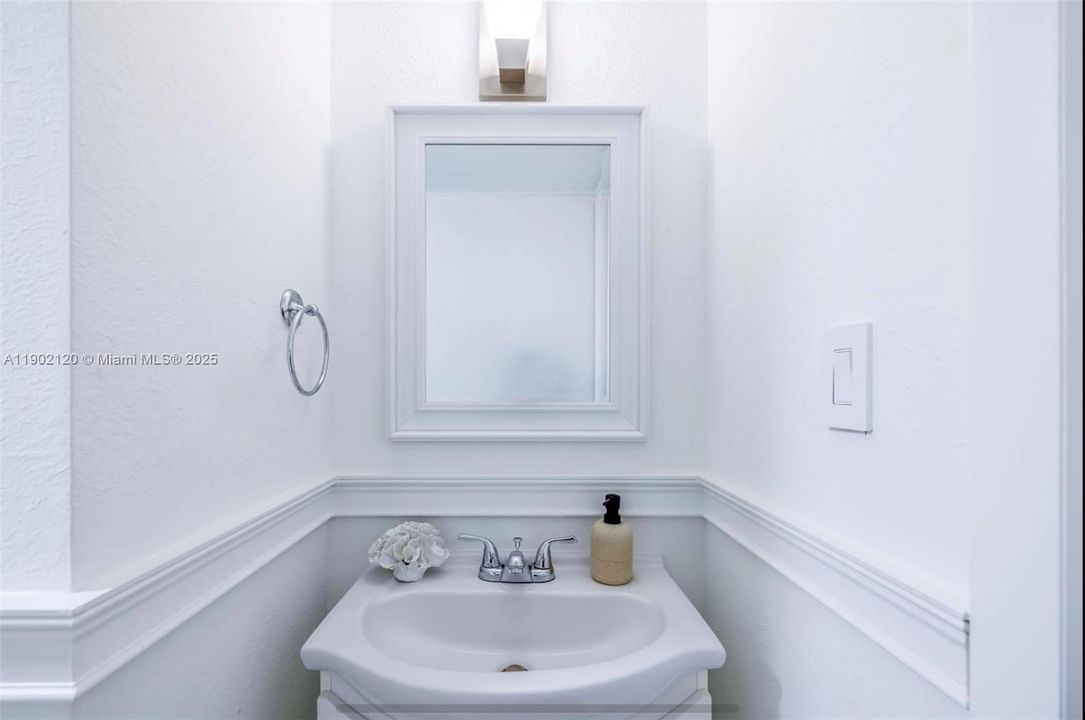 For Sale: $1,100,000 (7 beds, 3 baths, 1665 Square Feet)