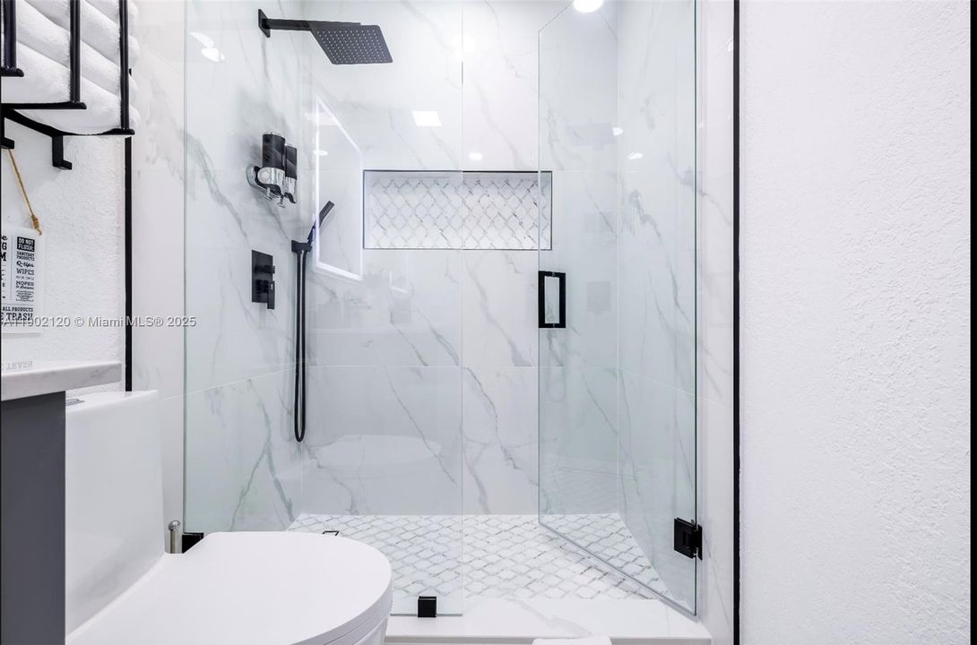 For Sale: $1,100,000 (7 beds, 3 baths, 1665 Square Feet)