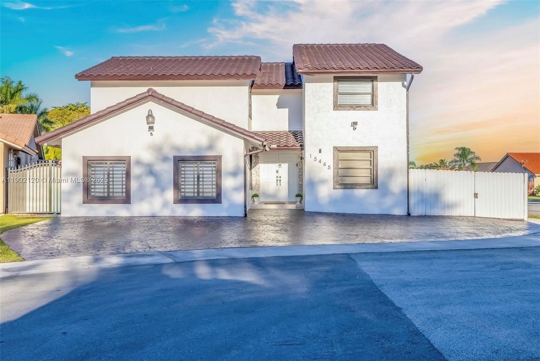 For Sale: $1,100,000 (7 beds, 3 baths, 1665 Square Feet)