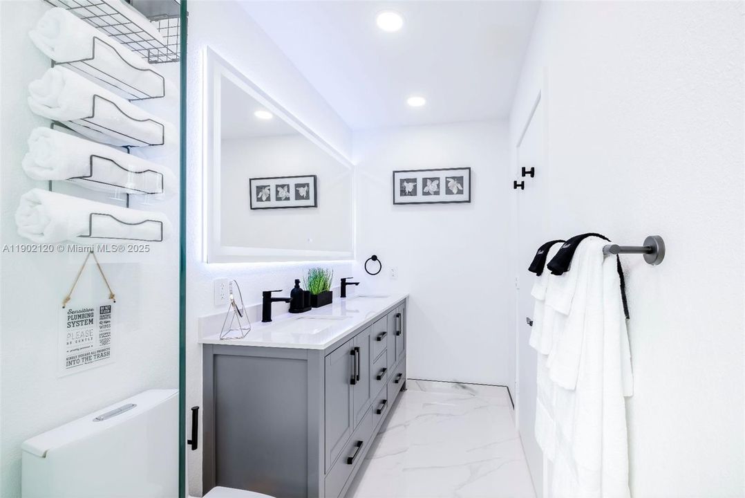 For Sale: $1,100,000 (7 beds, 3 baths, 1665 Square Feet)