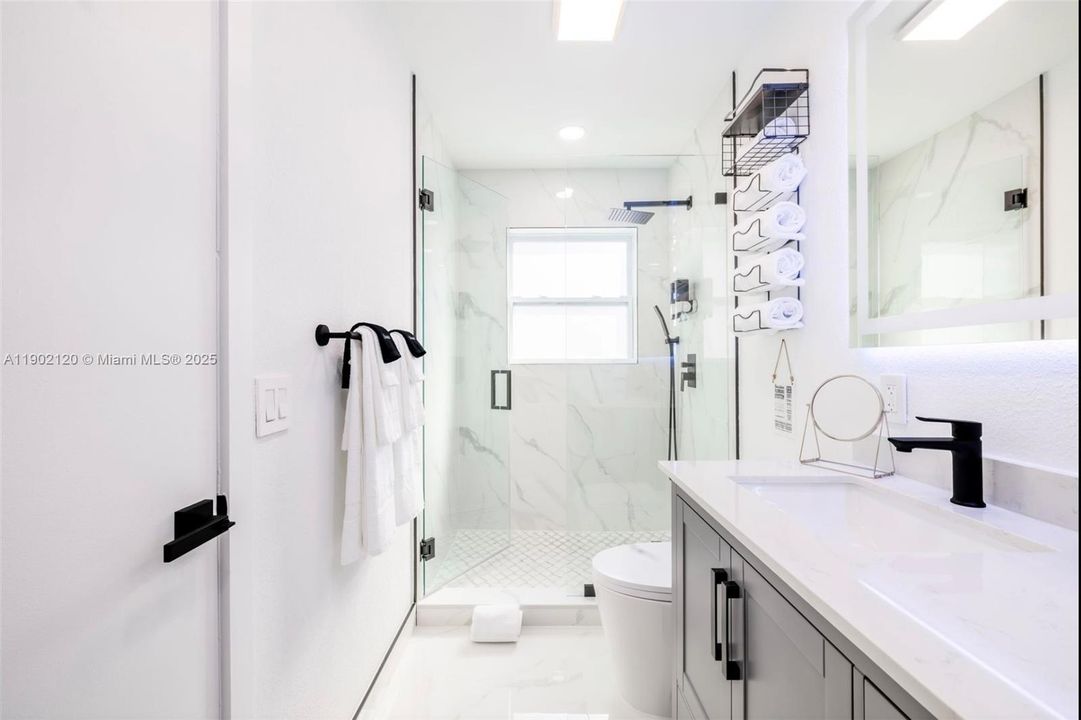 For Sale: $1,100,000 (7 beds, 3 baths, 1665 Square Feet)