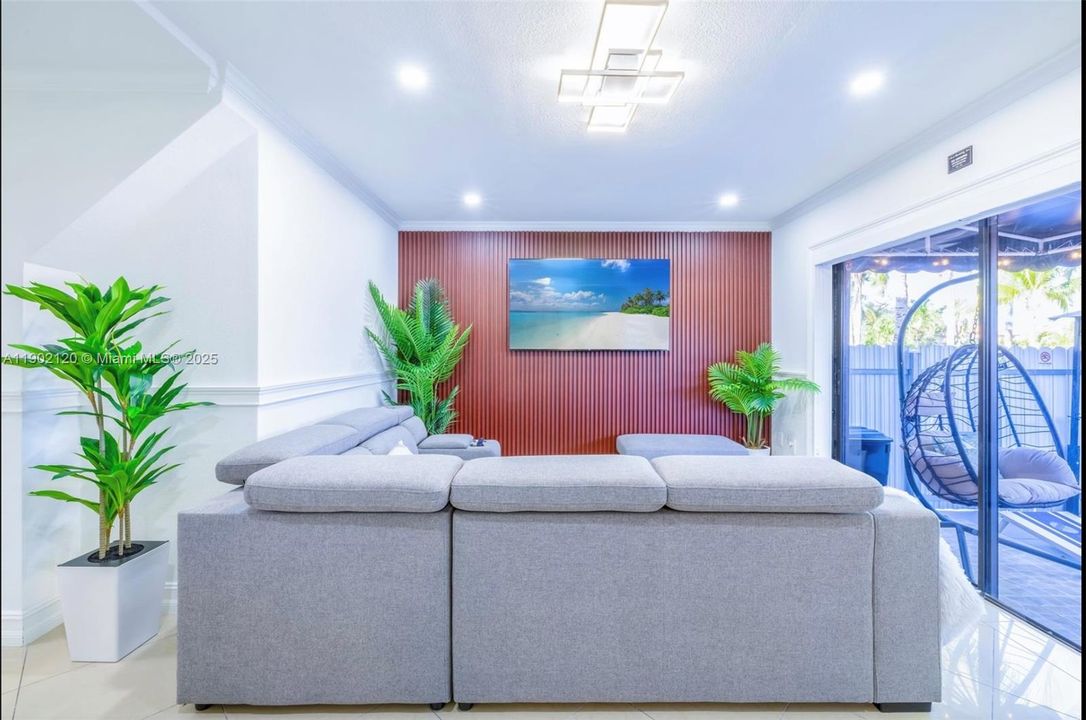 For Sale: $1,100,000 (7 beds, 3 baths, 1665 Square Feet)