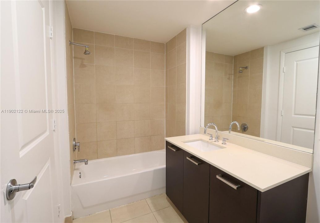 Recently Rented: $2,650 (1 beds, 1 baths, 722 Square Feet)