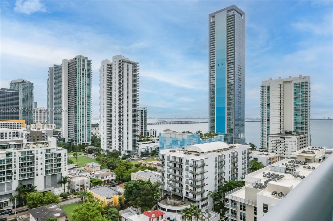 Recently Rented: $2,650 (1 beds, 1 baths, 722 Square Feet)