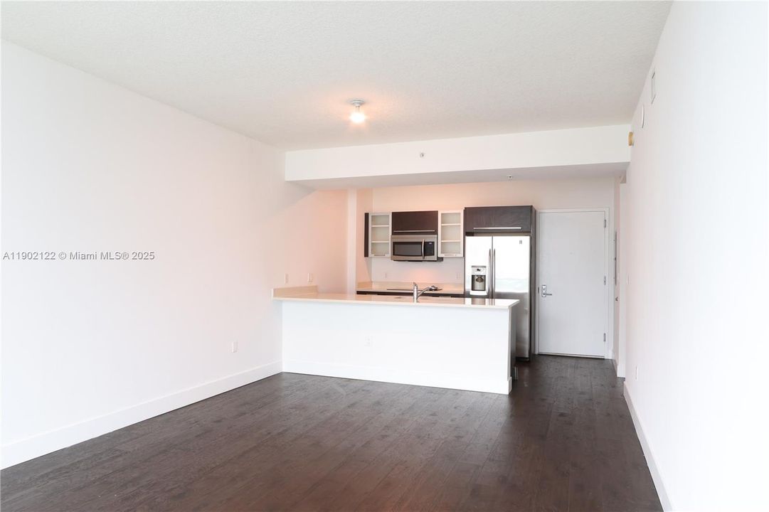 Recently Rented: $2,650 (1 beds, 1 baths, 722 Square Feet)