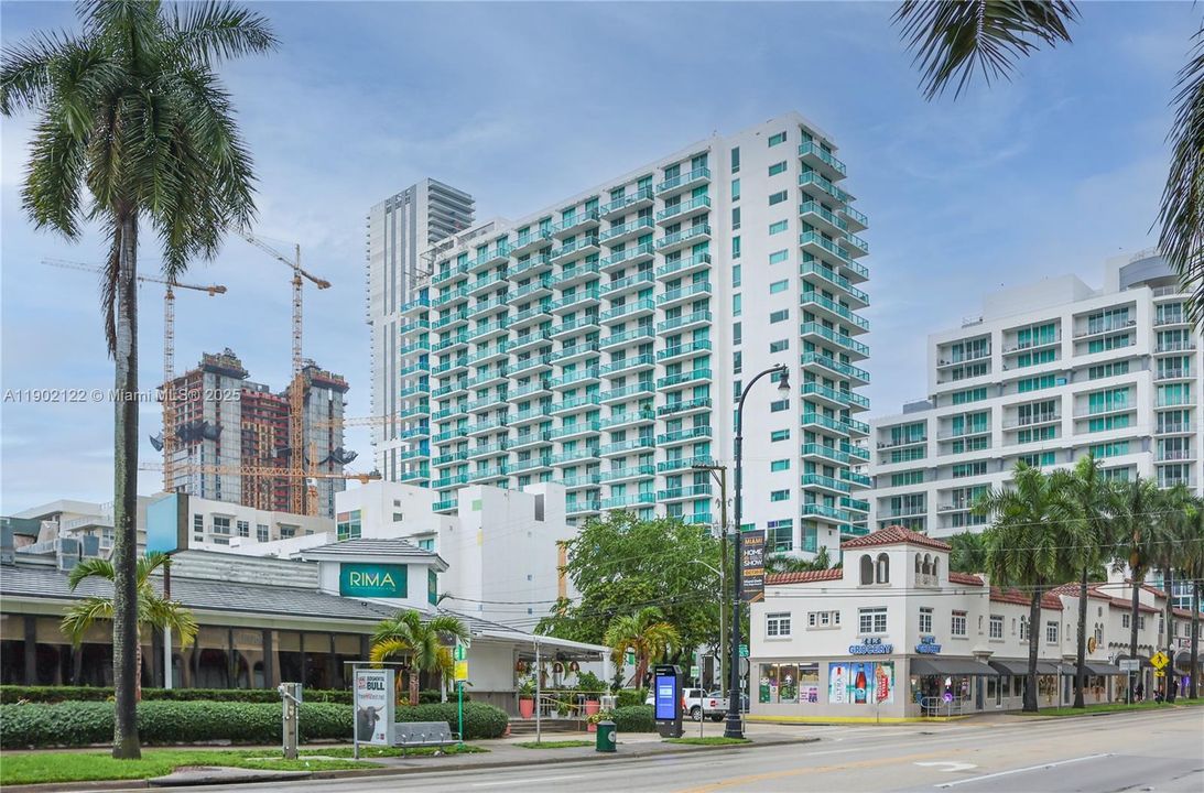 Recently Rented: $2,650 (1 beds, 1 baths, 722 Square Feet)