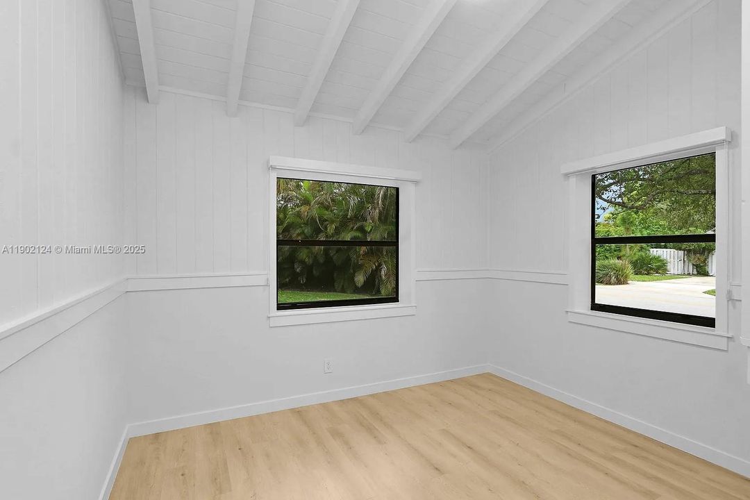 最近租的: $4,750 (4 贝兹, 2 浴室, 1685 平方英尺)